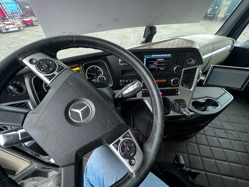 Tracteur routier Mercedes-Benz Actros 1843 Special Interior. Air / Air suspension. Euro 6: photos 13