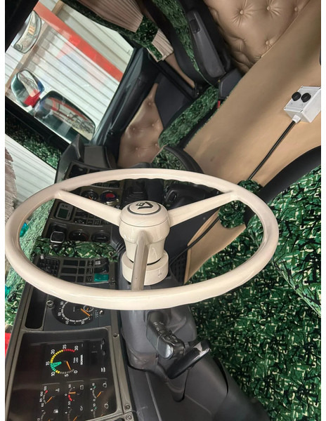 Tracteur routier Scania R164-580 V8 Special Interior.: photos 7