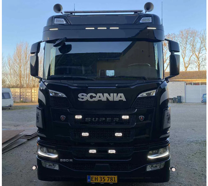 Scania R560 560R super 6x2*4 rearsteering. Hydr. system Air / Air suspension - Tracteur routier: photos 5 Scania R560 560R super 6x2*4 rearsteering. Hydr. system Air / Air suspension - Tracteur routier: photos 5