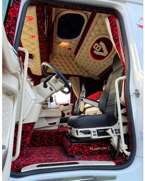 Scania R770 V8 NGS Special Interior. Only 110000 km. Air/ Air suspensiom. Hydr, system. - Tracteur routier: photos 5 Scania R770 V8 NGS Special Interior. Only 110000 km. Air/ Air suspensiom. Hydr, system. - Tracteur routier: photos 5