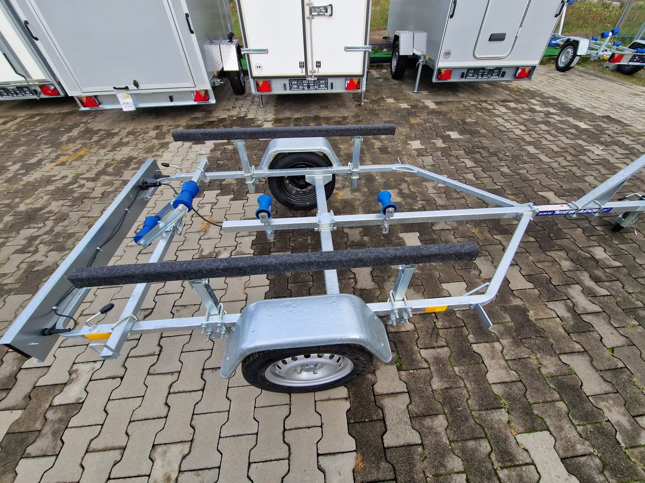 Nowa Przyczepa 2025 Podłodziowa ponton łódź Niewiadów P400 P415 do 6m - Remorque porte-voitures: photos 3 Nowa Przyczepa 2025 Podłodziowa ponton łódź Niewiadów P400 P415 do 6m - Remorque porte-voitures: photos 3