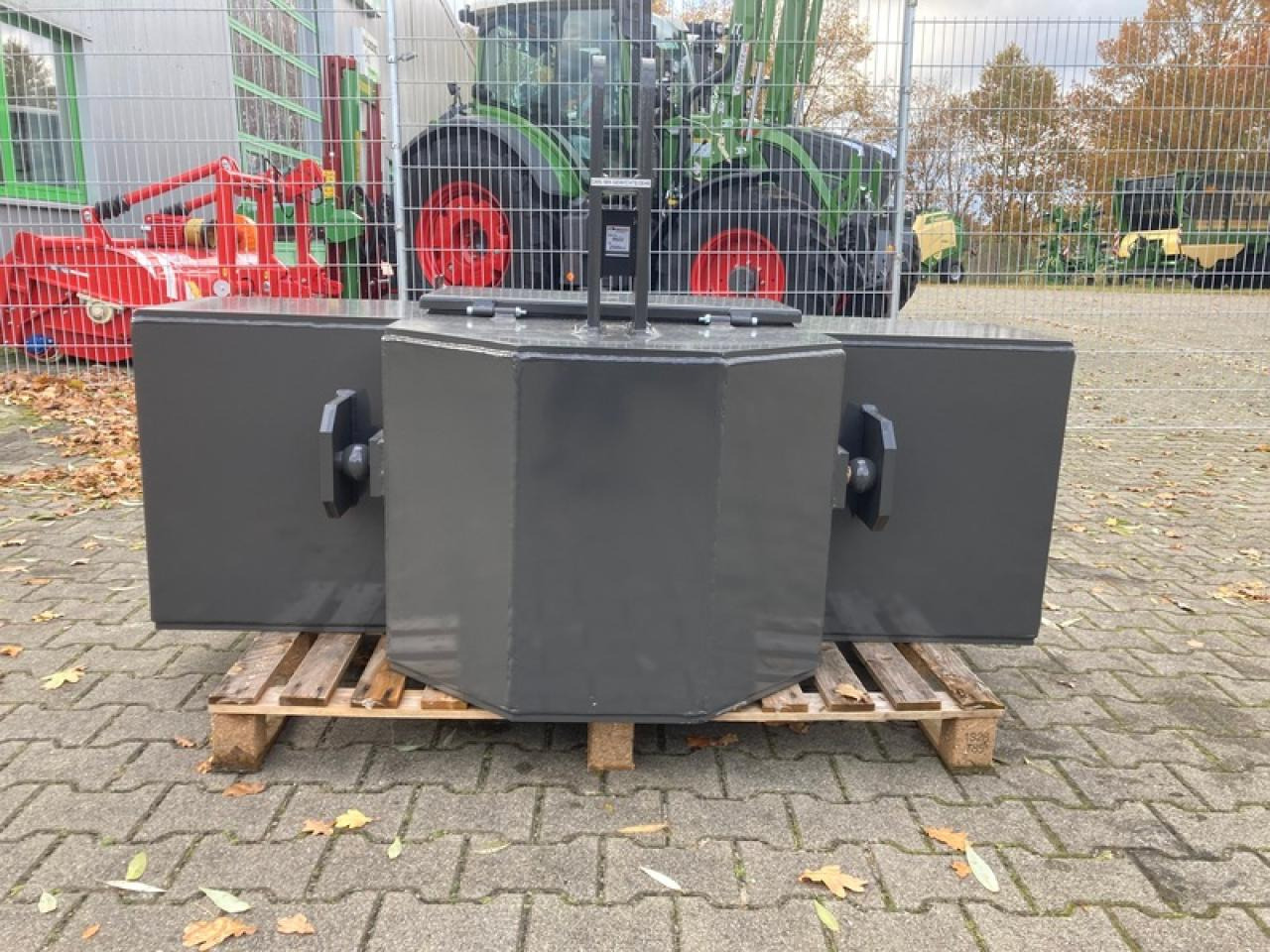 FRONTGEWICHT 2500 KG BUSCHMEIER - Contrepoids: photos 1 FRONTGEWICHT 2500 KG BUSCHMEIER - Contrepoids: photos 1