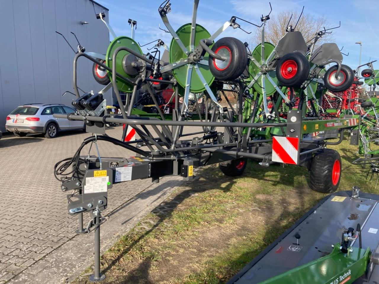 Fendt LOTUS 1020 T - Faneuse: photos 4 Fendt LOTUS 1020 T - Faneuse: photos 4