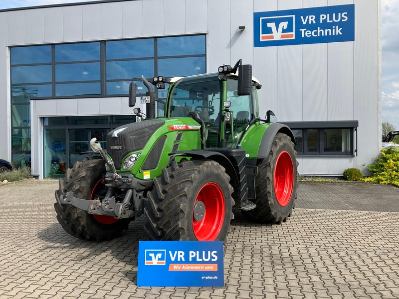 Fendt VARIO 724 GEN 6 PROFI PLUS SET 2 - Tracteur agricole: photos 1 Fendt VARIO 724 GEN 6 PROFI PLUS SET 2 - Tracteur agricole: photos 1