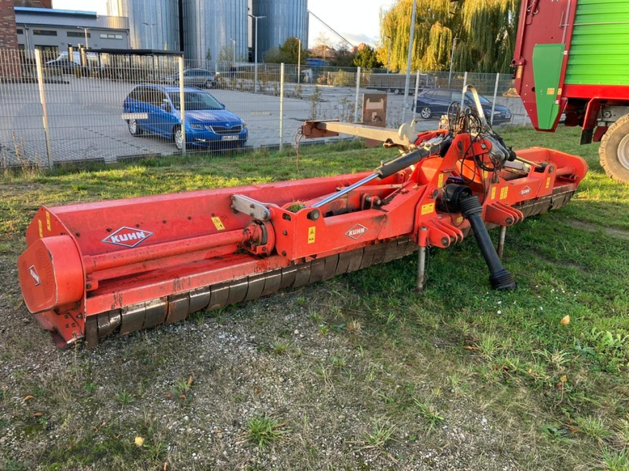 Kuhn RM 610 R - Broyeur à axe horizontal: photos 1 Kuhn RM 610 R - Broyeur à axe horizontal: photos 1