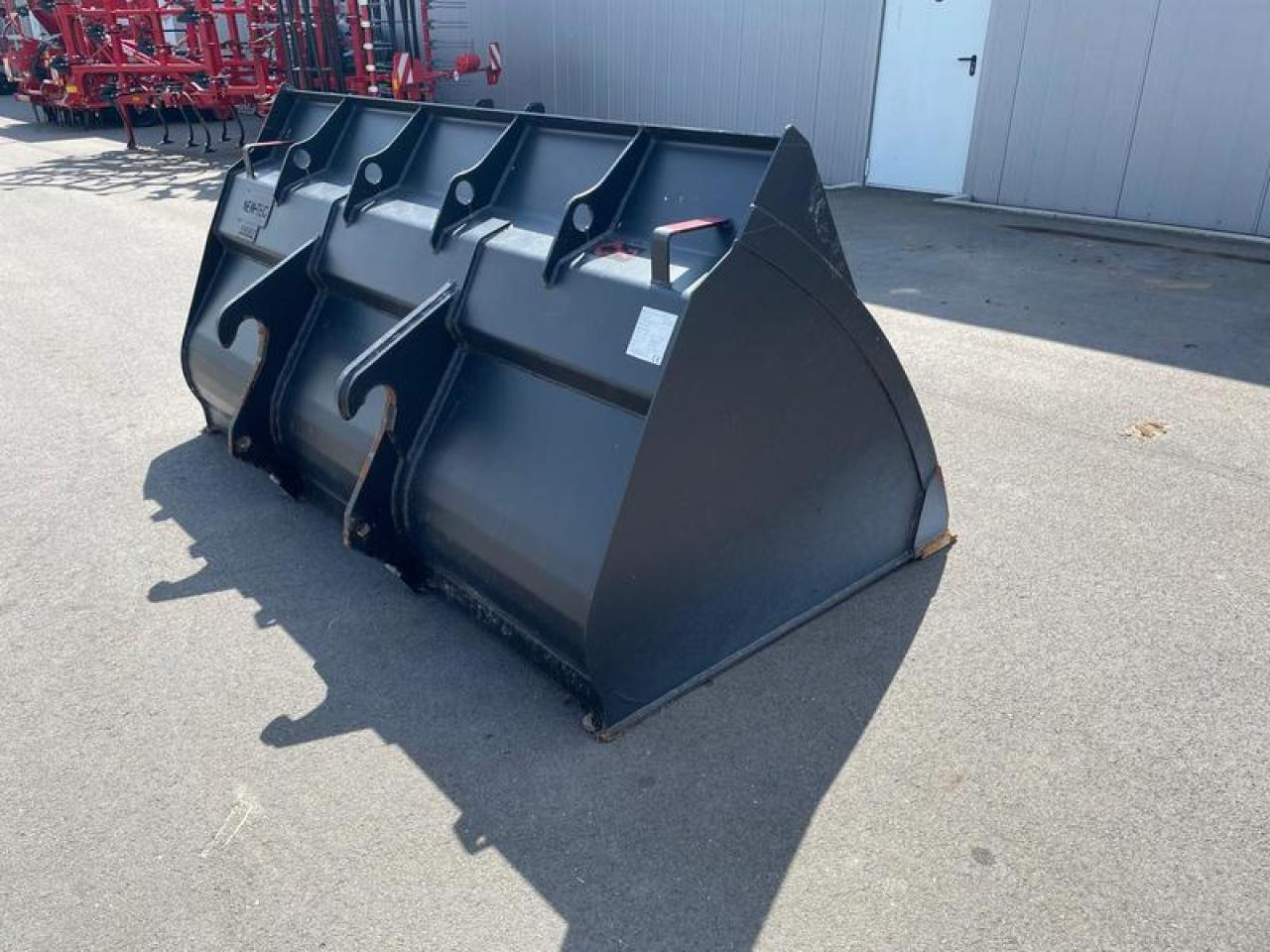 LEICHTGUTSCHAUFEL NEW HOLLAND CASE - Godet pour chargeur: photos 3 LEICHTGUTSCHAUFEL NEW HOLLAND CASE - Godet pour chargeur: photos 3