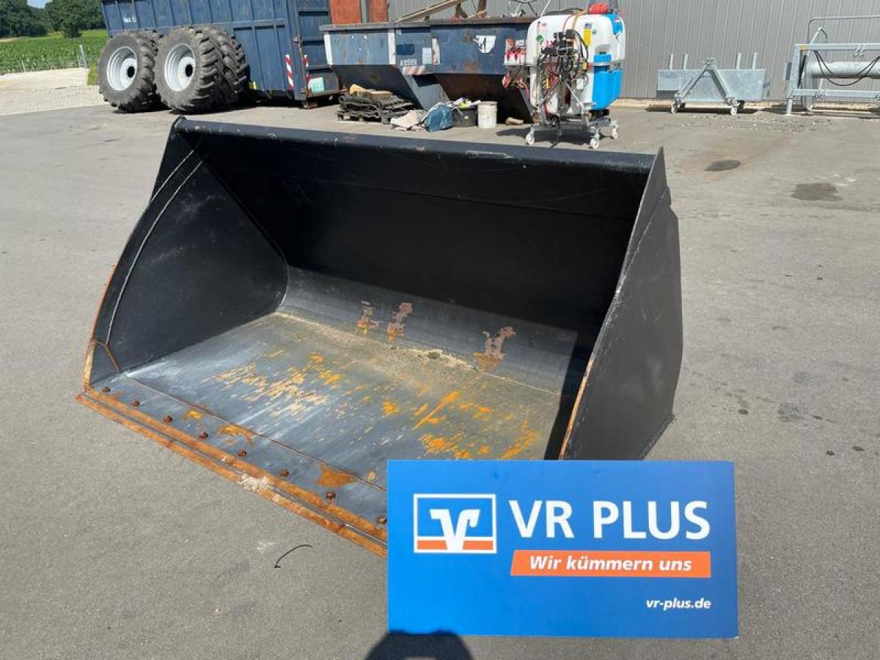 LEICHTGUTSCHAUFEL NEW HOLLAND CASE - Godet pour chargeur: photos 1 LEICHTGUTSCHAUFEL NEW HOLLAND CASE - Godet pour chargeur: photos 1