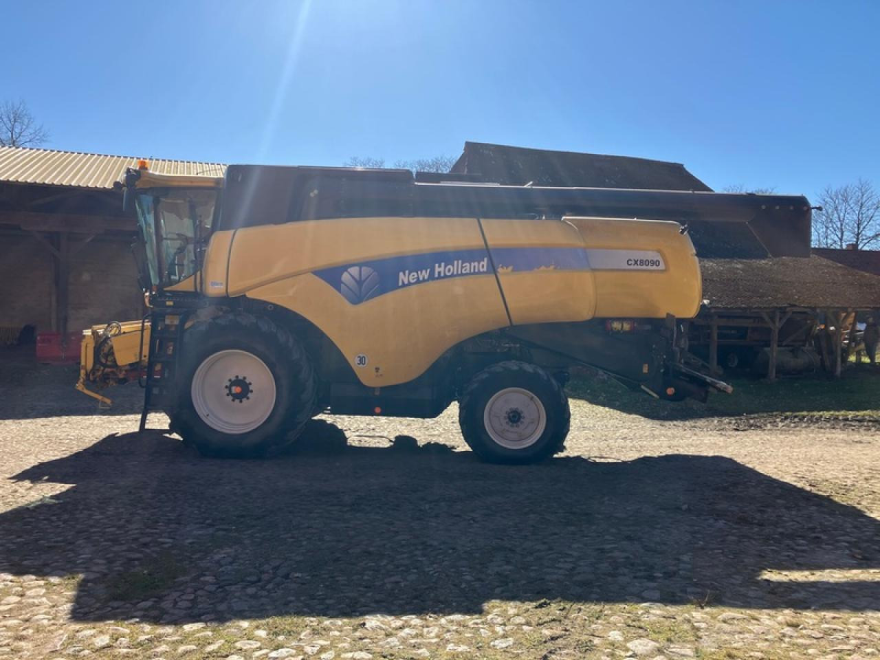 New Holland CX 8090 ALLRAD - Moissonneuse-batteuse: photos 2 New Holland CX 8090 ALLRAD - Moissonneuse-batteuse: photos 2