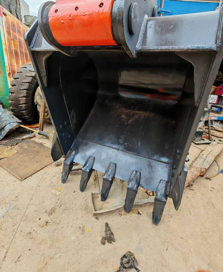Doosan DX225LC - Pelle sur chenille: photos 1 Doosan DX225LC - Pelle sur chenille: photos 1