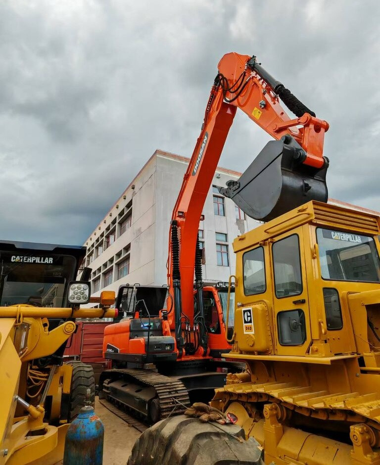 Doosan DX340 - Pelle sur chenille: photos 1 Doosan DX340 - Pelle sur chenille: photos 1