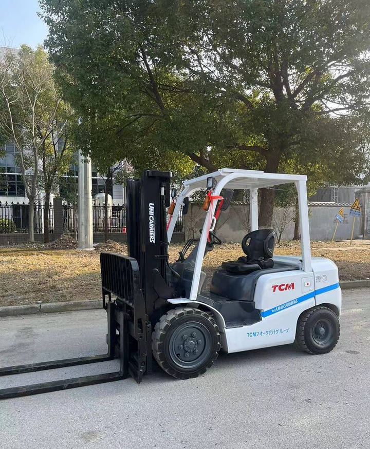 TCM FD30 FD50 FD100 FD80 3ton 5ton - Chariot élévateur diesel: photos 2 TCM FD30 FD50 FD100 FD80 3ton 5ton - Chariot élévateur diesel: photos 2