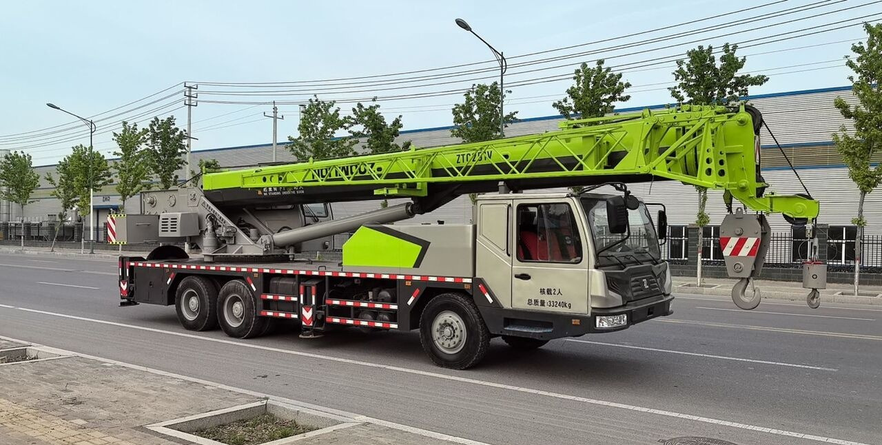 Zoomlion - Grue mobile: photos 3 Zoomlion - Grue mobile: photos 3