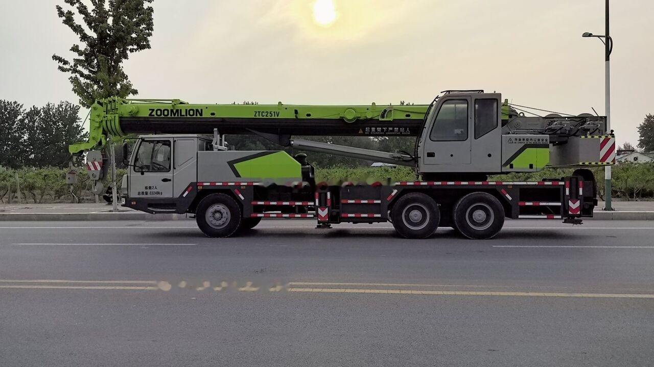 Zoomlion ZTC251V ZTC350 ZTV500 25T 35T 50T 25ton 35ton - Grue mobile: photos 1 Zoomlion ZTC251V ZTC350 ZTV500 25T 35T 50T 25ton 35ton - Grue mobile: photos 1