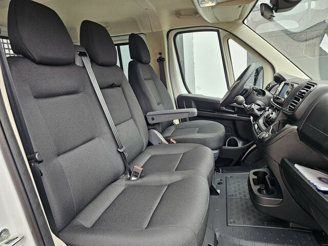 Utilitaire plateau, Utilitaire double cabine FIAT Ducato MAXI 140 Serie 9.2 2025 L5 Doppelkabine: photos 16