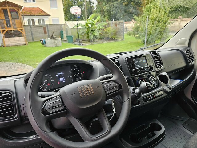 FIAT Ducato MAXI 140 Serie10-9.2 2025 L5 DOKA 3,3 M. - Utilitaire plateau, Utilitaire double cabine: photos 3 FIAT Ducato MAXI 140 Serie10-9.2 2025 L5 DOKA 3,3 M. - Utilitaire plateau, Utilitaire double cabine: photos 3