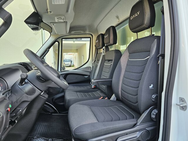 IVECO Daily 35S18 3.0 Koffer LBW Bär ACC LED sofort! - Fourgon grand volume: photos 2 IVECO Daily 35S18 3.0 Koffer LBW Bär ACC LED sofort! - Fourgon grand volume: photos 2