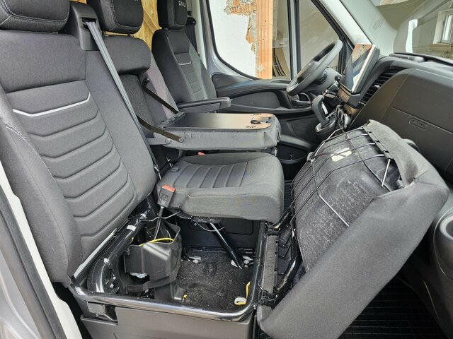 Fourgon utilitaire, Utilitaire double cabine IVECO Daily 35S18HA8V DOKA Snoeks Mixto Hi-Matic 16m³...: photos 15