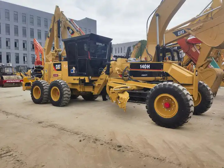 Best price JAPAN made grader cat 140h motor grader second hand low prices hot selling - Niveleuse: photos 2 Best price JAPAN made grader cat 140h motor grader second hand low prices hot selling - Niveleuse: photos 2