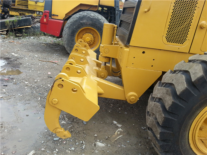 CAT 140H Grader - Niveleuse: photos 5 CAT 140H Grader - Niveleuse: photos 5
