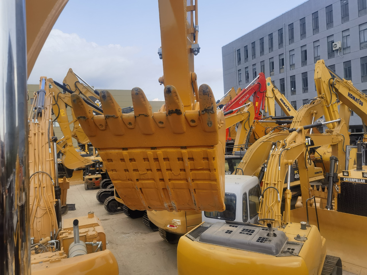 CAT 330DL excavator - Pelle sur chenille: photos 5 CAT 330DL excavator - Pelle sur chenille: photos 5