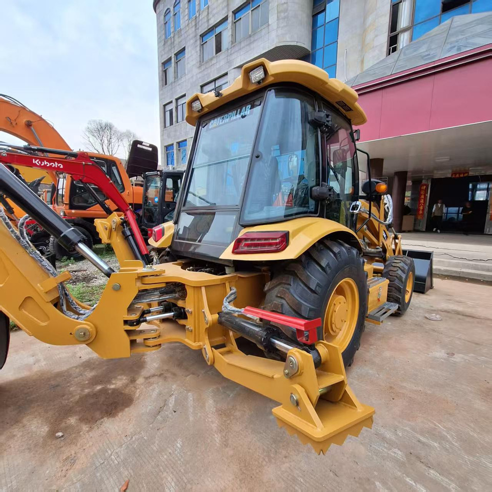 CAT 420F Backhoe Loader - Tractopelle: photos 2 CAT 420F Backhoe Loader - Tractopelle: photos 2