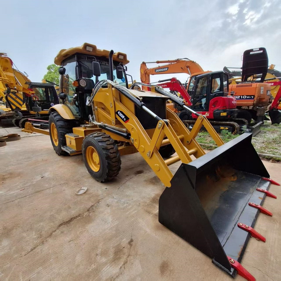 CAT 420F Backhoe Loader - Tractopelle: photos 4 CAT 420F Backhoe Loader - Tractopelle: photos 4