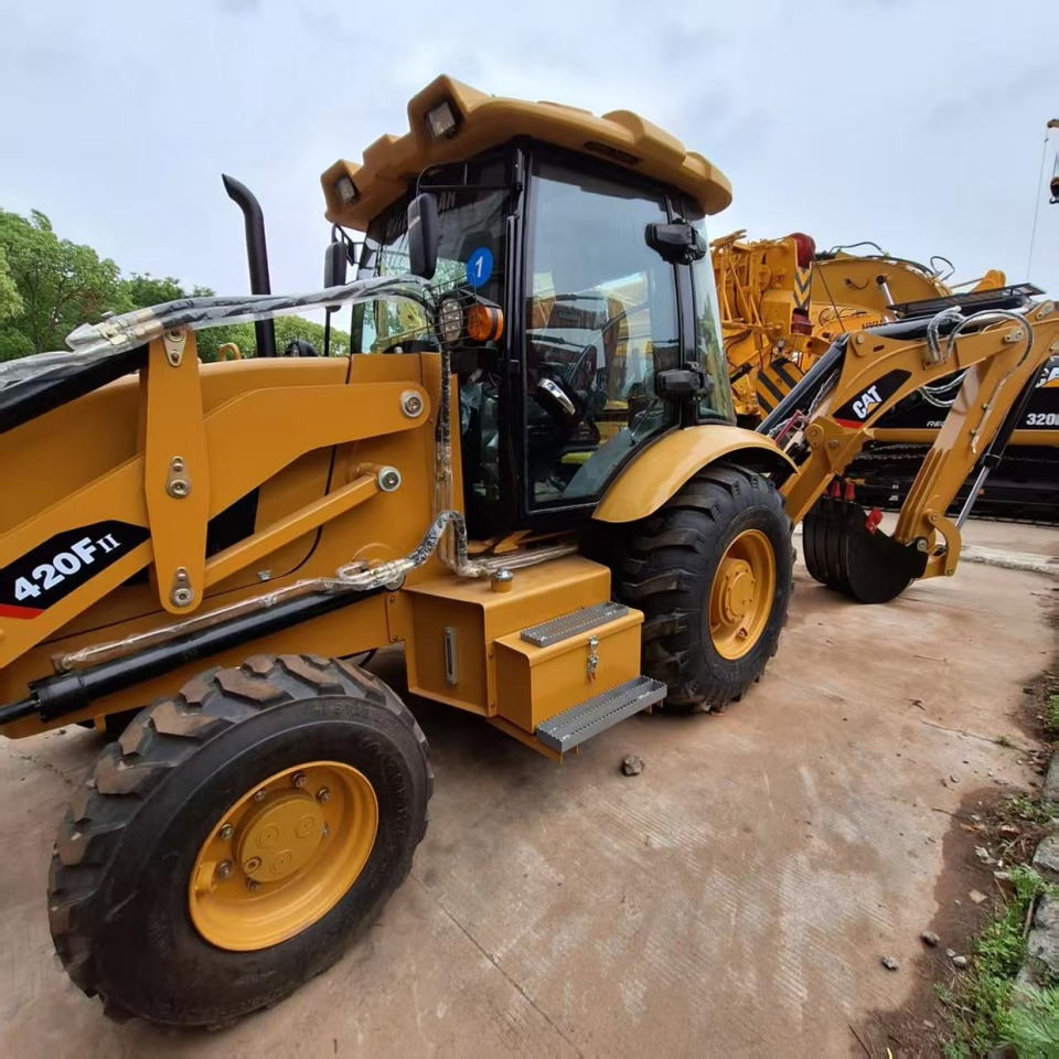 CAT 420F Backhoe Loader - Tractopelle: photos 2 CAT 420F Backhoe Loader - Tractopelle: photos 2