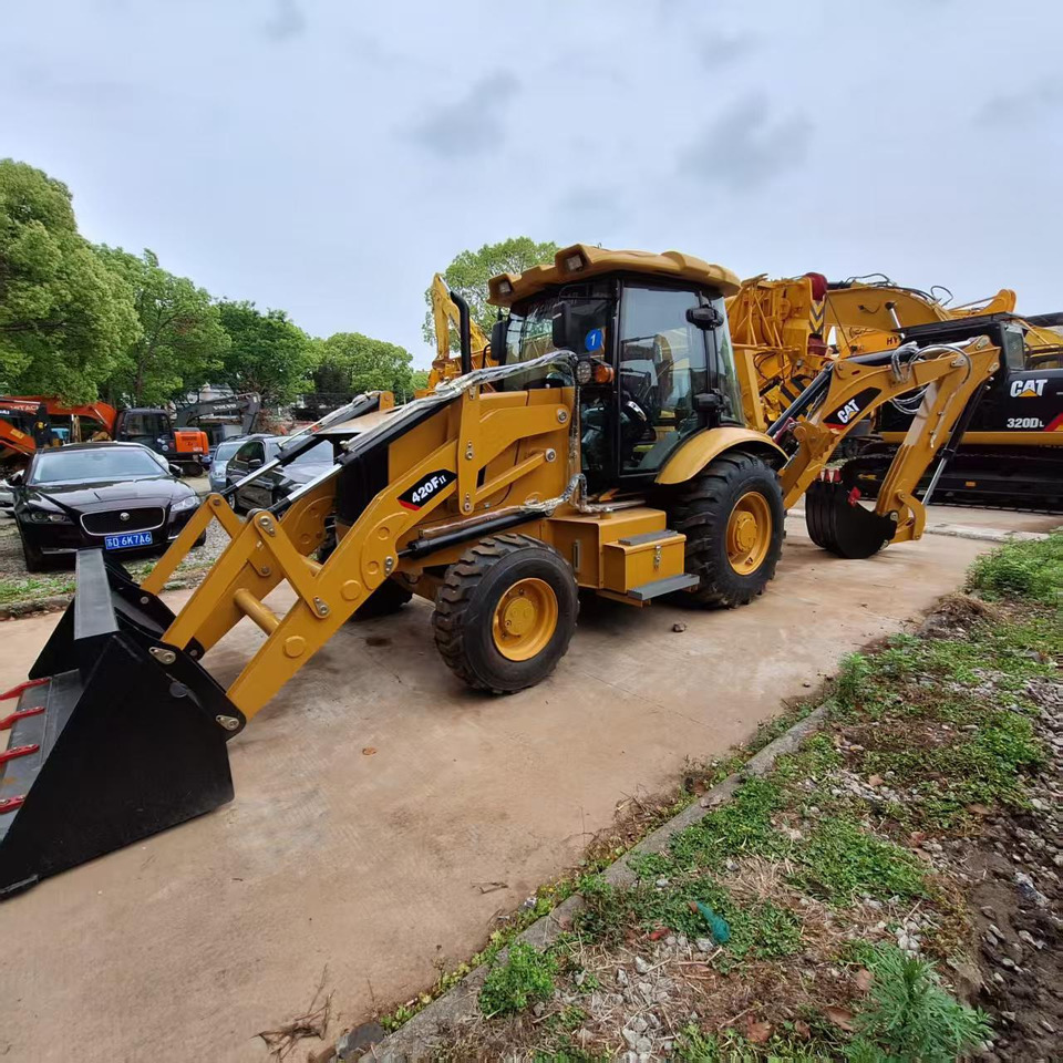 CAT 420F Backhoe Loader - Tractopelle: photos 3 CAT 420F Backhoe Loader - Tractopelle: photos 3