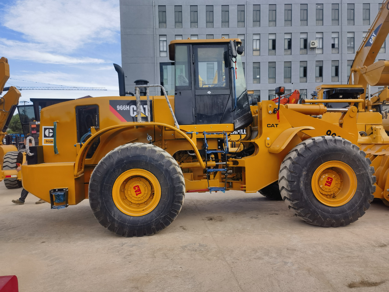 CAT 966H Wheel Loader - Chargeuse sur pneus: photos 3 CAT 966H Wheel Loader - Chargeuse sur pneus: photos 3