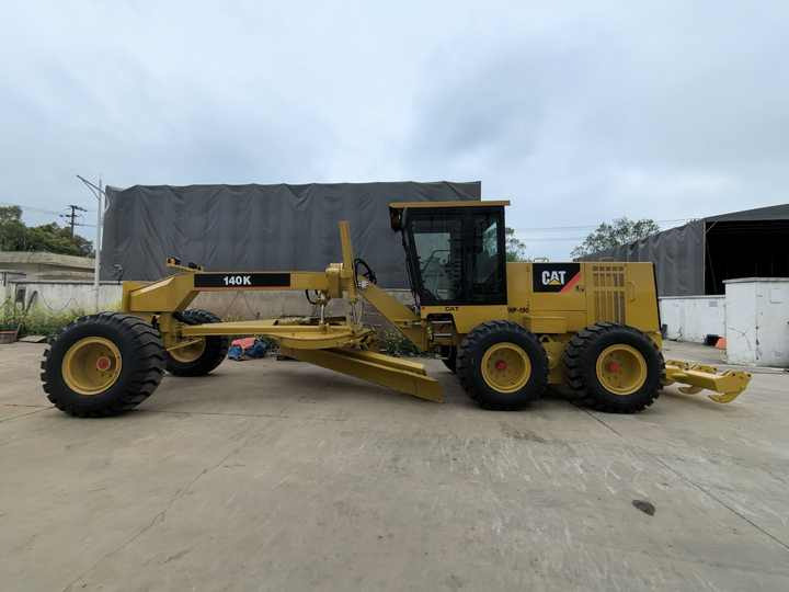 Caterpillar 140k motor grader Cat140k graders heavy equipment 140K with good quality good price - Niveleuse: photos 2 Caterpillar 140k motor grader Cat140k graders heavy equipment 140K with good quality good price - Niveleuse: photos 2