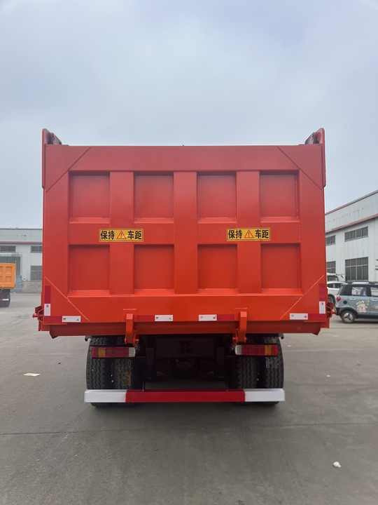 Chinese New or Used Dumper Tipper Dump Truck Used Shacman F3000 8X4 Dump Truck for Sale - Camion benne: photos 5 Chinese New or Used Dumper Tipper Dump Truck Used Shacman F3000 8X4 Dump Truck for Sale - Camion benne: photos 5