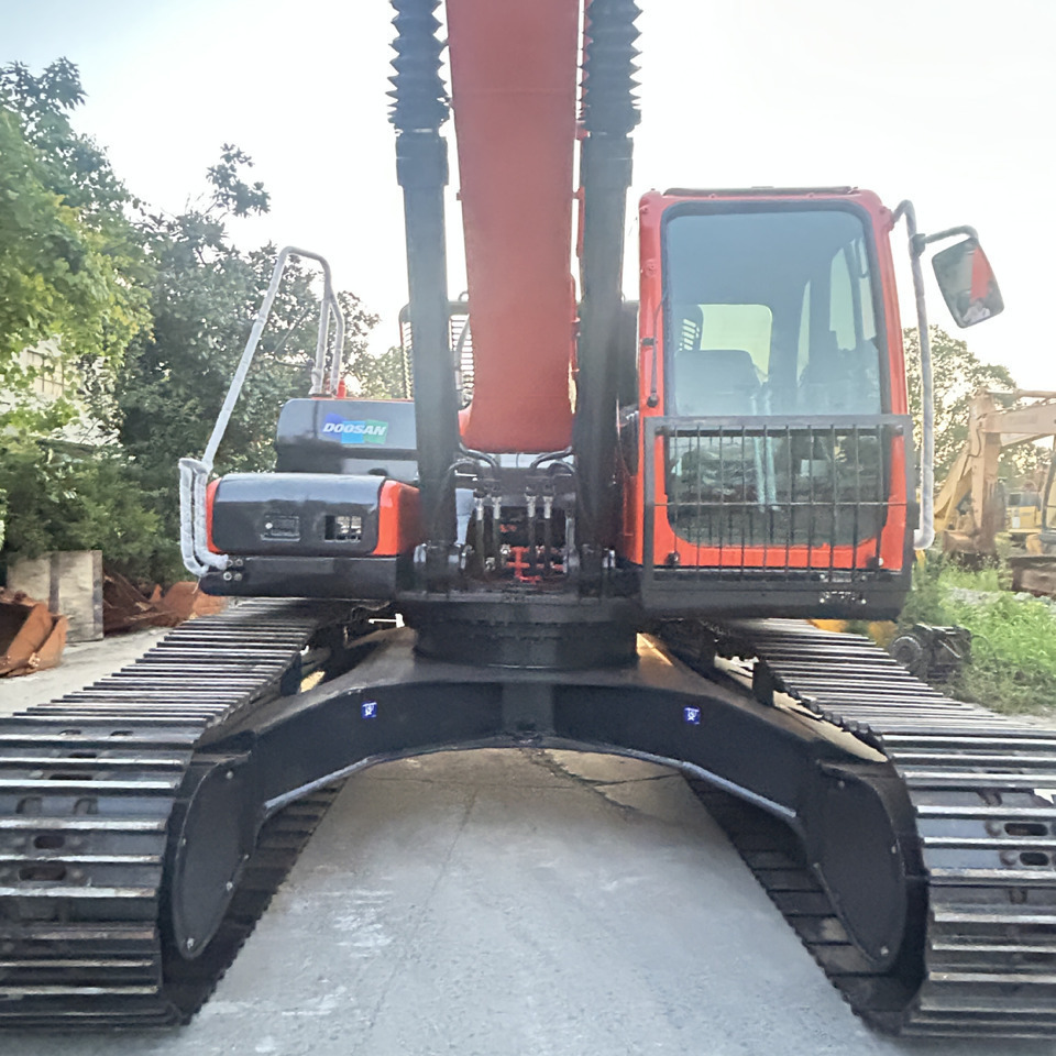 Doosan DX300LC-9c Crawler Excavator - Pelle sur chenille: photos 5 Doosan DX300LC-9c Crawler Excavator - Pelle sur chenille: photos 5