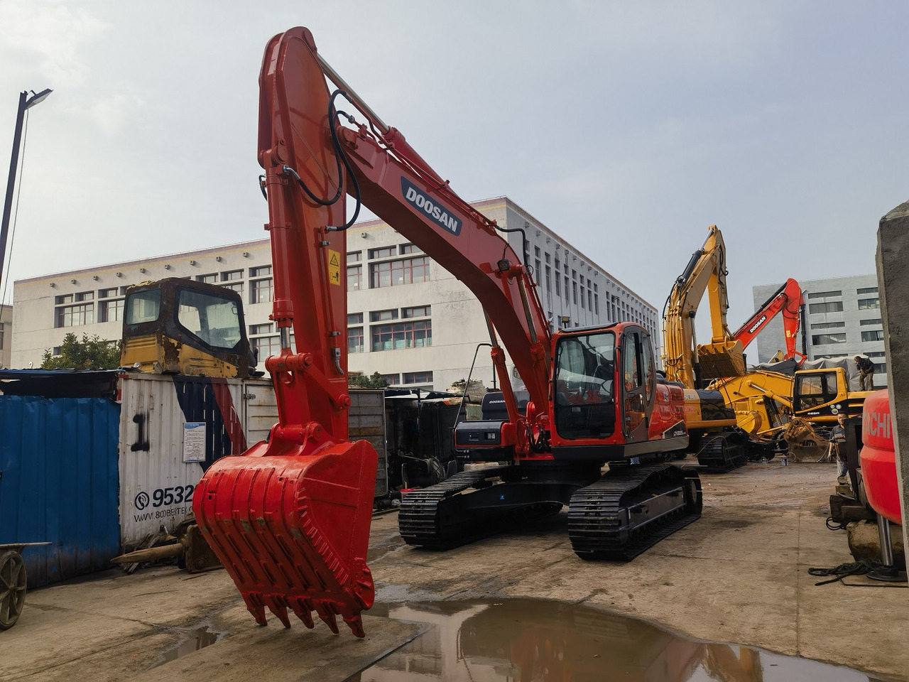 Doosan Dx225 Crawler Excavator - Pelle sur chenille: photos 1 Doosan Dx225 Crawler Excavator - Pelle sur chenille: photos 1