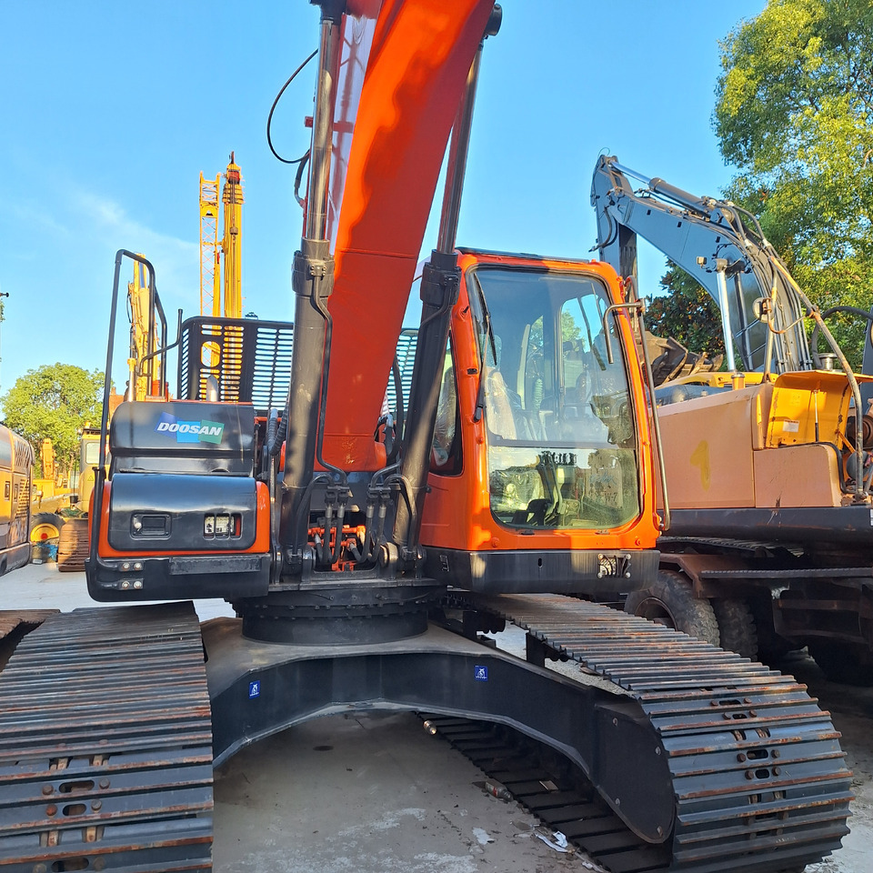 Doosan Dx225LC-9C Crawler Excavator - Pelle sur chenille: photos 2 Doosan Dx225LC-9C Crawler Excavator - Pelle sur chenille: photos 2