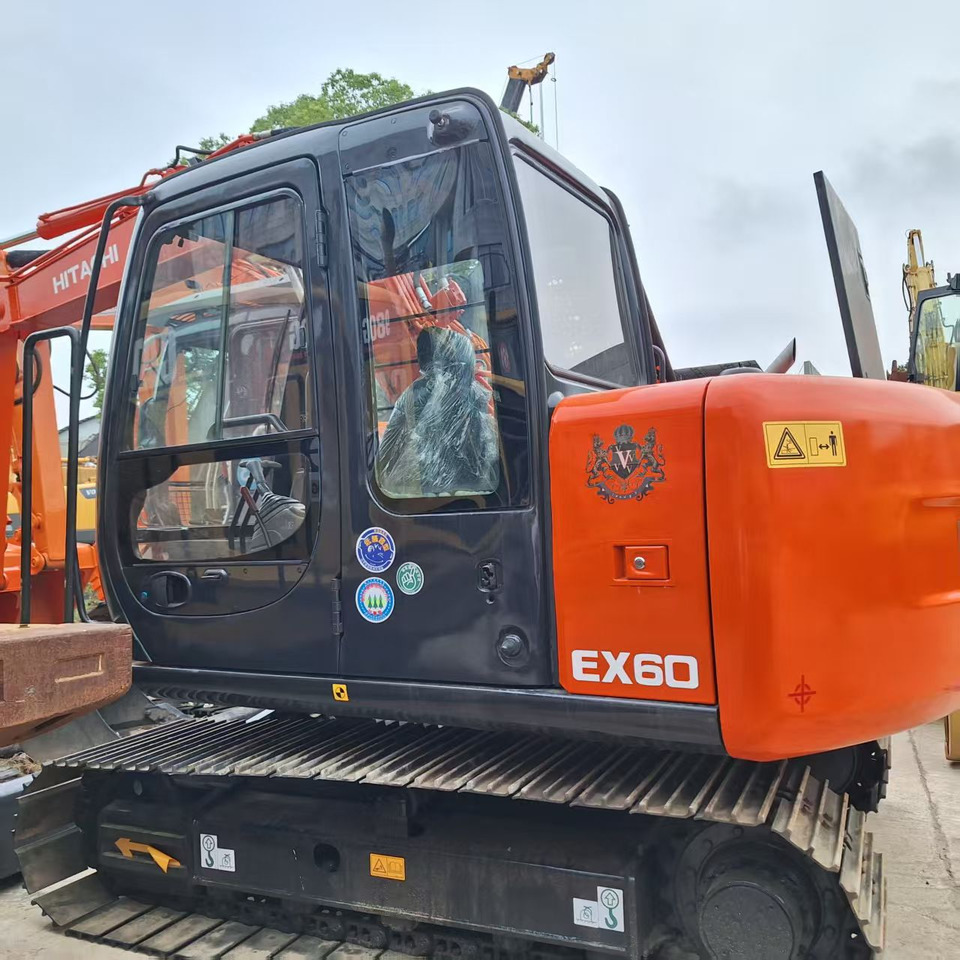 Hitachi EX60 Excavator - Pelle sur chenille: photos 2 Hitachi EX60 Excavator - Pelle sur chenille: photos 2