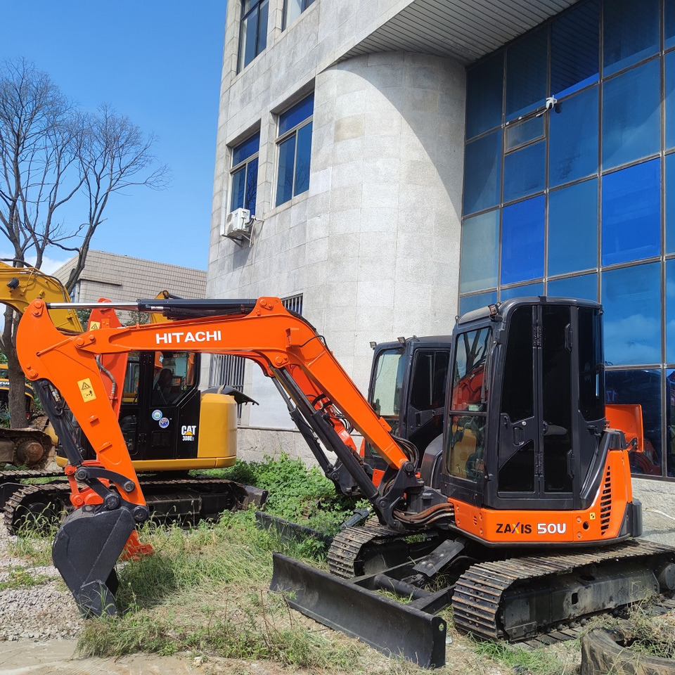 Hitachi ZX50 Excavator - Pelle sur chenille: photos 1 Hitachi ZX50 Excavator - Pelle sur chenille: photos 1