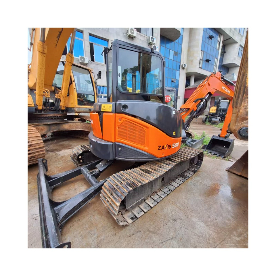 Hitachi ZX50U Excavator - Pelle sur chenille: photos 1 Hitachi ZX50U Excavator - Pelle sur chenille: photos 1