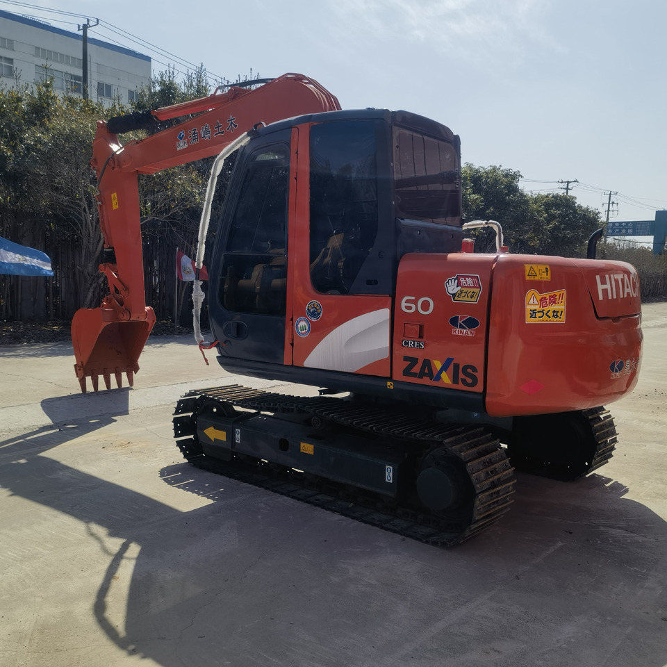 Hitachi ZX60 Excavator - Pelle sur chenille: photos 1 Hitachi ZX60 Excavator - Pelle sur chenille: photos 1