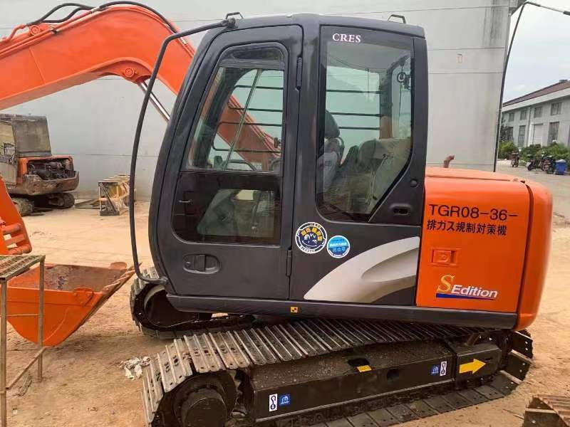 Hitachi ZX70 Excavator - Pelle sur chenille: photos 1 Hitachi ZX70 Excavator - Pelle sur chenille: photos 1