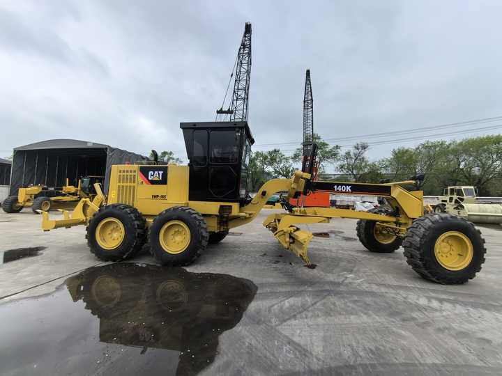 Low hours high quality used motor grader cat 140k cheap for sale - Niveleuse: photos 4 Low hours high quality used motor grader cat 140k cheap for sale - Niveleuse: photos 4