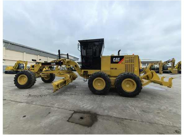 Low hours high quality used motor grader cat 140k cheap for sale - Niveleuse: photos 1 Low hours high quality used motor grader cat 140k cheap for sale - Niveleuse: photos 1