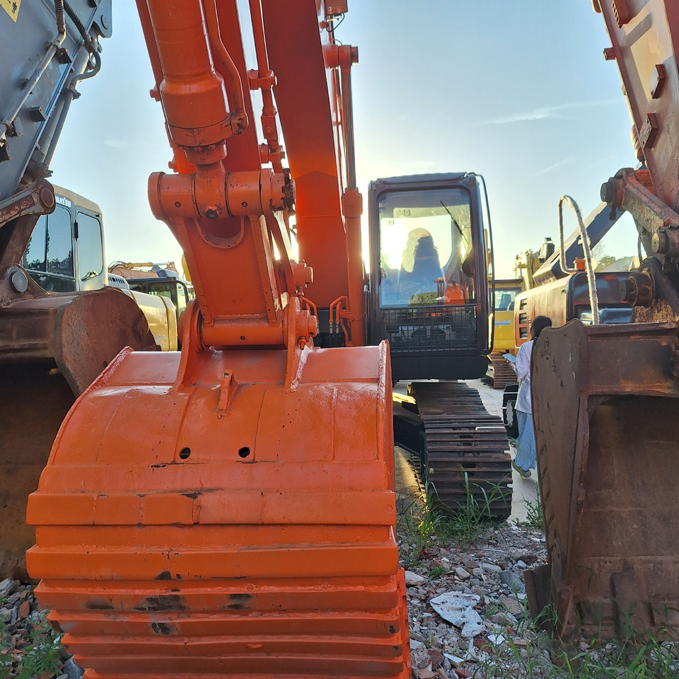 Second hand Hitachi ZX210 excavator - Pelle: photos 5 Second hand Hitachi ZX210 excavator - Pelle: photos 5
