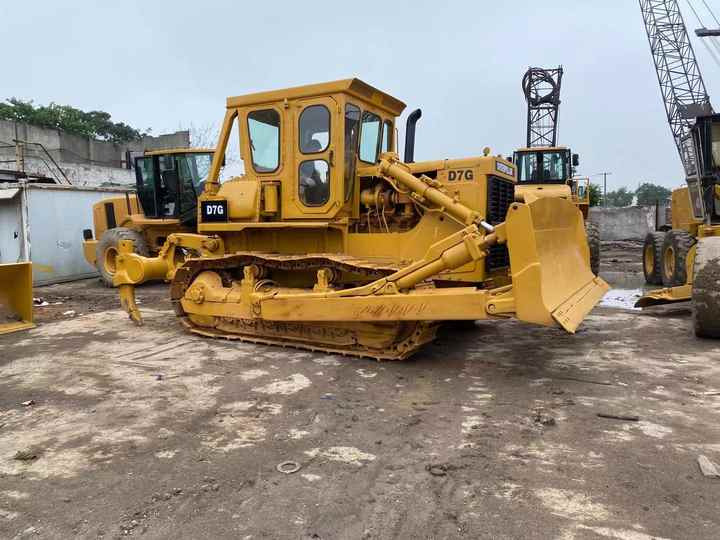 Fast delivery and low working conditions Used CAT bulldozer D7G Second-hand Caterpillar Bulldozer D7G in stock - Bulldozer: photos 3 Fast delivery and low working conditions Used CAT bulldozer D7G Second-hand Caterpillar Bulldozer D7G in stock - Bulldozer: photos 3