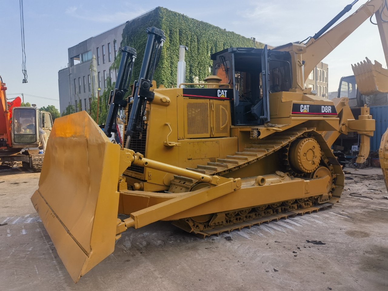 Used cat d8r bulldozer - Bulldozer: photos 2 Used cat d8r bulldozer - Bulldozer: photos 2