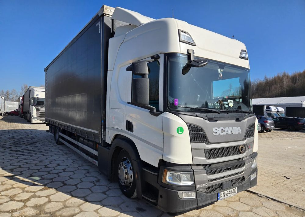 Scania P 280 Firana 22Plety - Camion à rideaux coulissants: photos 1 Scania P 280 Firana 22Plety - Camion à rideaux coulissants: photos 1