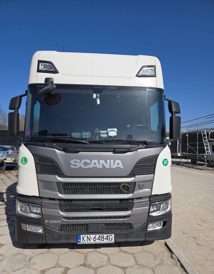 Scania P 280 Firana 22Plety - Camion à rideaux coulissants: photos 3 Scania P 280 Firana 22Plety - Camion à rideaux coulissants: photos 3