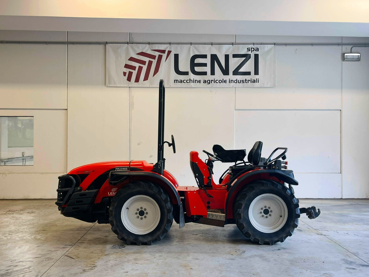 ANTONIO CARRARO SRH 9800 - Tracteur agricole: photos 1 ANTONIO CARRARO SRH 9800 - Tracteur agricole: photos 1