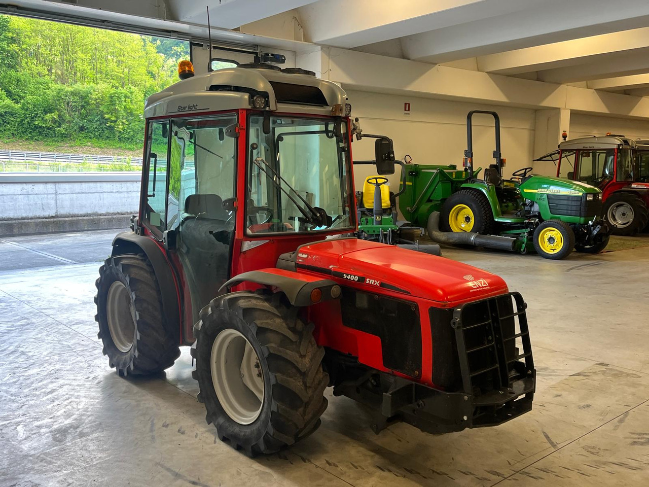 ANTONIO CARRARO SRX 9400 - Tracteur agricole: photos 2 ANTONIO CARRARO SRX 9400 - Tracteur agricole: photos 2