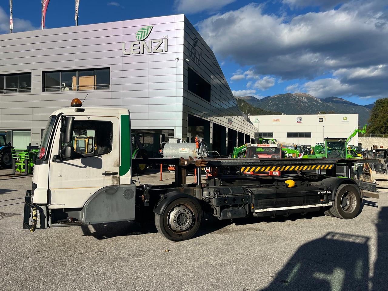 MERCEDES-BENZ KAMAG - Camion porte-conteneur/ Caisse mobile: photos 2 MERCEDES-BENZ KAMAG - Camion porte-conteneur/ Caisse mobile: photos 2