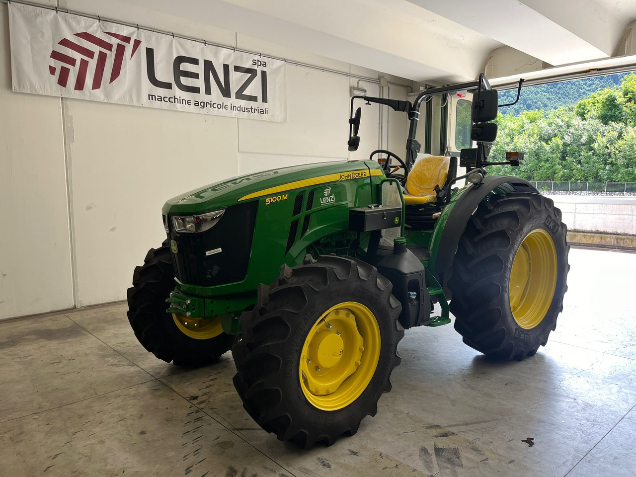 TRATTORE JOHN DEERE 5100 M - Tracteur agricole: photos 2 TRATTORE JOHN DEERE 5100 M - Tracteur agricole: photos 2